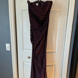 WOMENS PLUM STRAPLESS GOWN SIZE 8